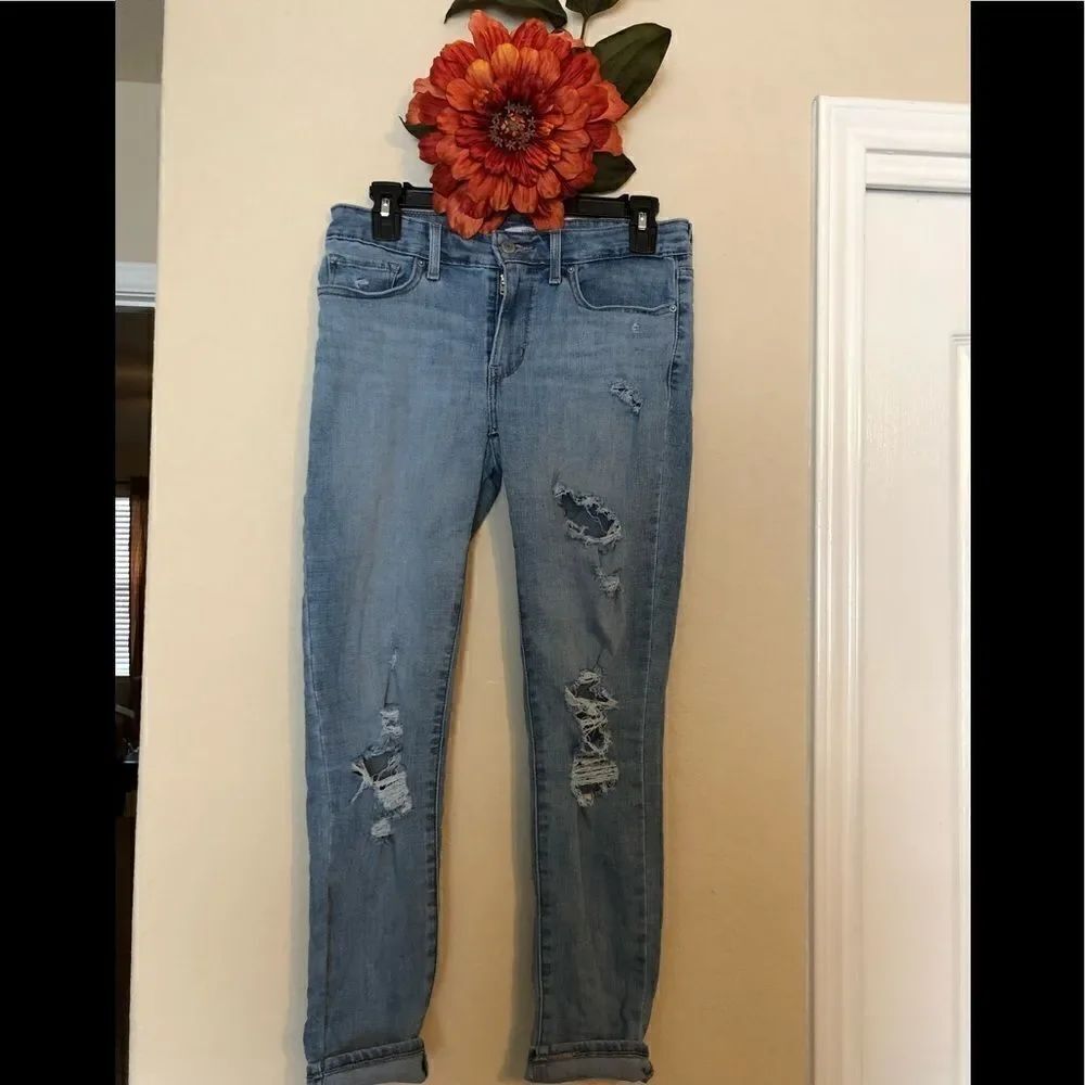 Levi skinny 711 size 27